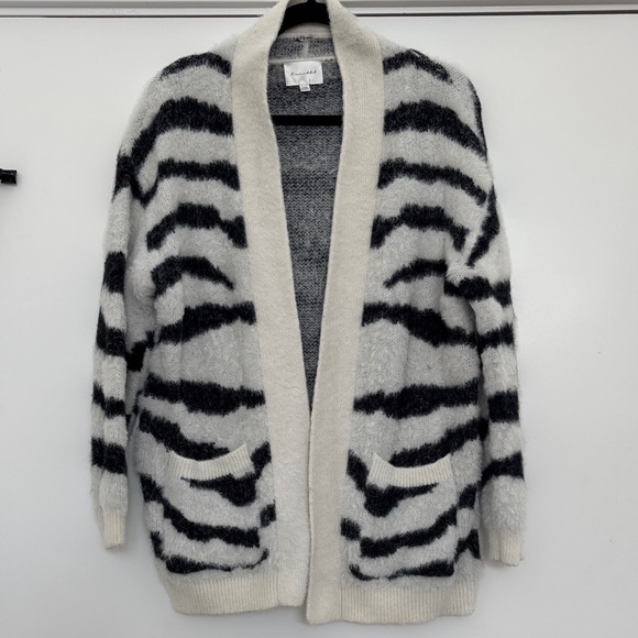 Anthropologie Sweaters - :Price Firm: Anthropologie Line and Dot Zebra Eyelash Cardigan
